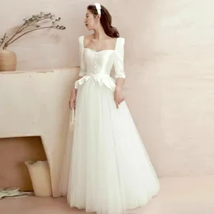 French Long-Sleeve White Wedding Dress  Petite Elegant Gown for Ceremonies or Evening Events (2025)