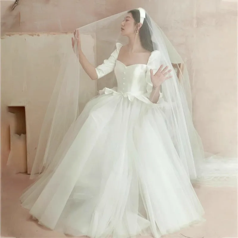 French Long-Sleeve White Wedding Dress  Petite Elegant Gown for Ceremonies or Evening Events (2025)